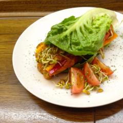 Baby - Salat - Sandwiches mit Gemüse - Füllung