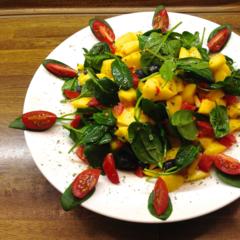Mango - Heidelbeeren - Spinat - Salat