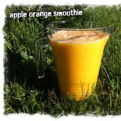 Apple orange smoothie for breakfast! <3