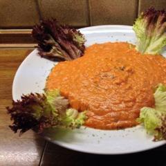 Delicious soup made of nectarines, sea buckthorn, celery, sweet red peppers and a bit of coconut meat with pieces of daikon radish and carrots in it. Lovely. ❤️