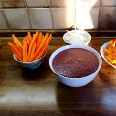 Veggie Sticks mit Trauben-Kokos Dip Veggie Sticks mit Trauben-Kokos Dip