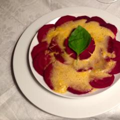 Rote Rüben -  "Carpaccio" mit Mandarinen - Aloe Vera - Sauce
