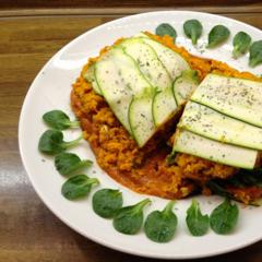 Zucchini - Kürbis - Lasagna mit Kaki - Paprika - Sauce