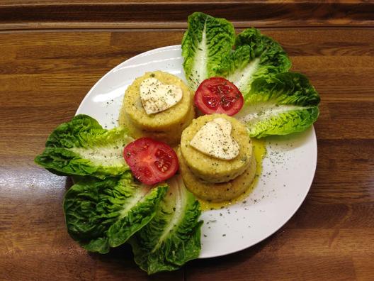 Knollensellerie auf Ananas - Creme mit Auberginen - Herzen