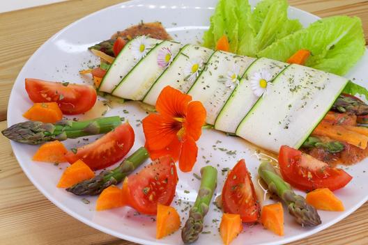 Spargel - Ananas - Nektarinen - Rollen