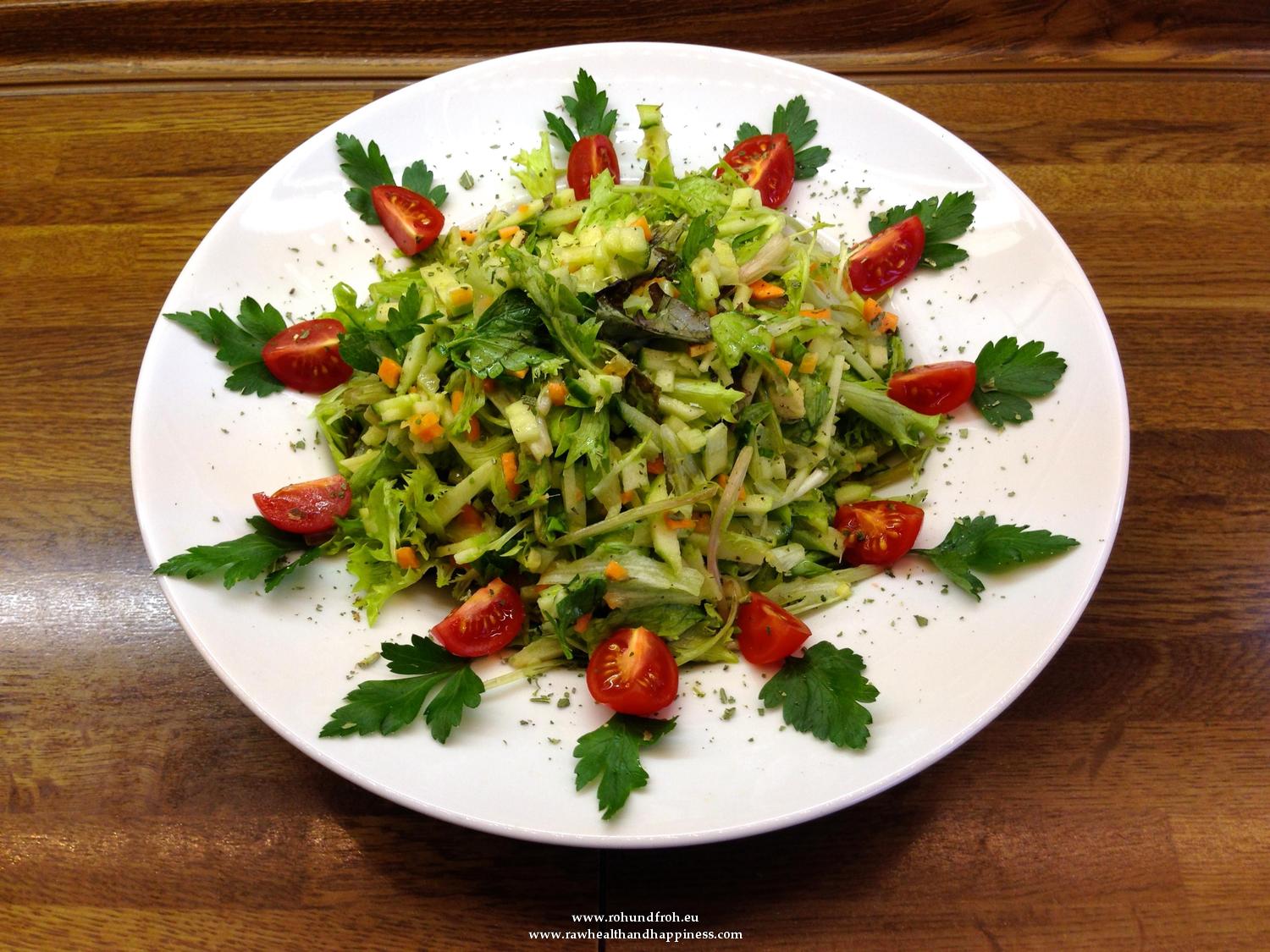 Avocado - Apfel - Frisée - Salat / Rohkost Gerichte - Roh Und Froh