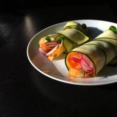 Raw zucchini, carrot, radish, corn salad and occasionally tomato spring rolls <3