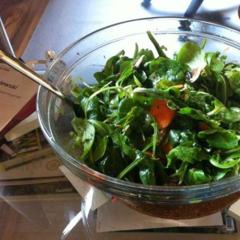 Rocket, corn salad, spinach, white mushrooms, carrot with some soy sauce, apple cider and olive oil